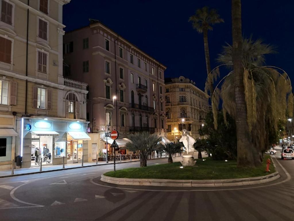 Petit avec classe San Remo Extérieur photo