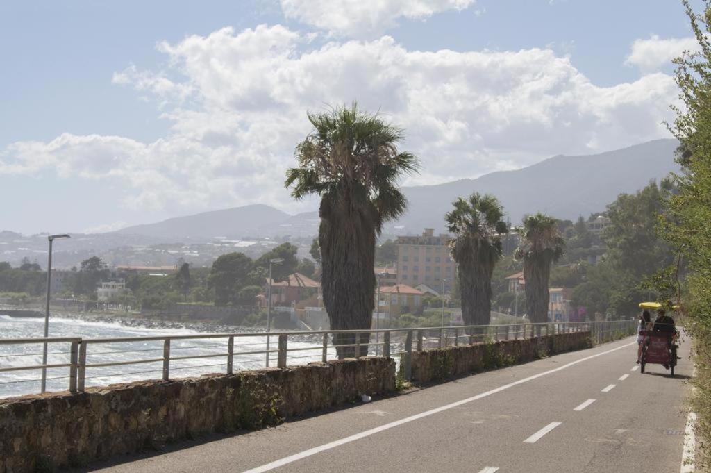 Petit avec classe San Remo Extérieur photo