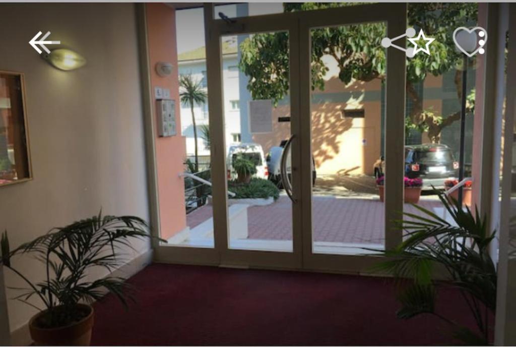 Petit avec classe San Remo Extérieur photo
